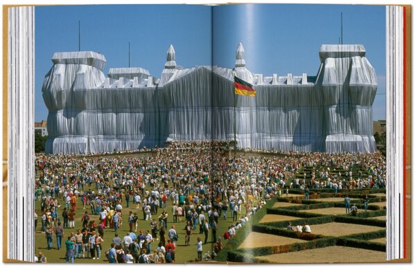 CHRISTO AND JEANNE-CLAUDE